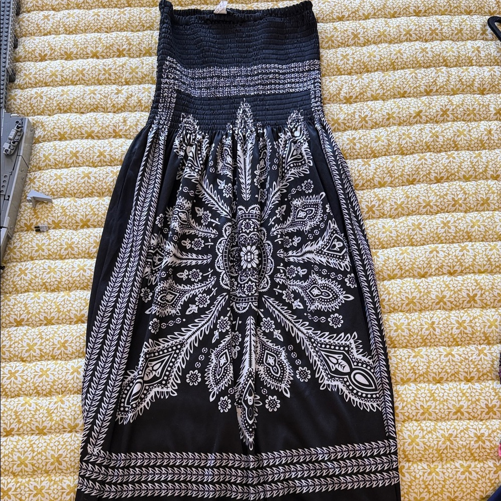 Venus Black & White Bohemian Print Smocked Mini Bandeau Dress